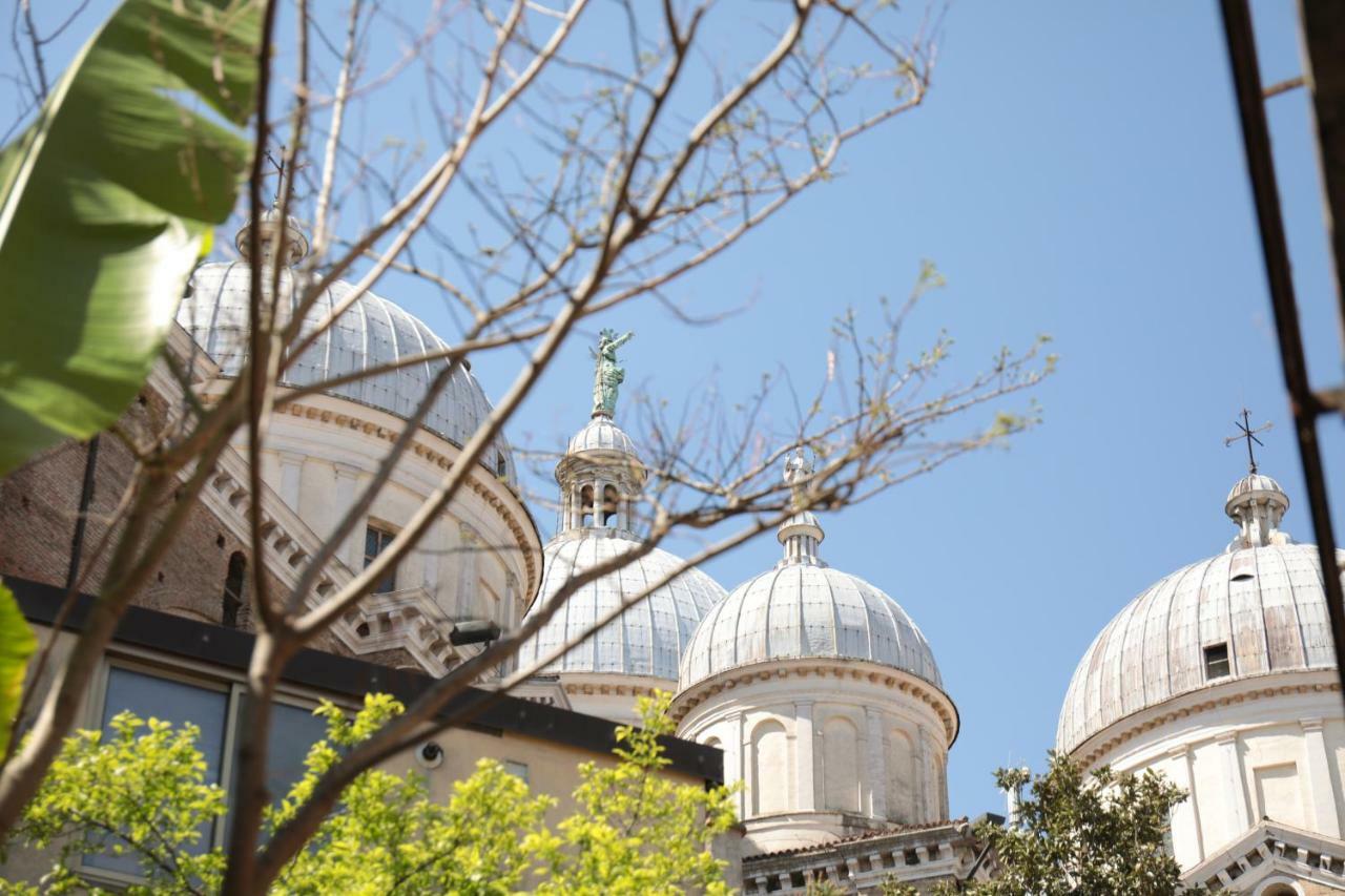 Om Plus Santa Giustina Padua Exterior foto