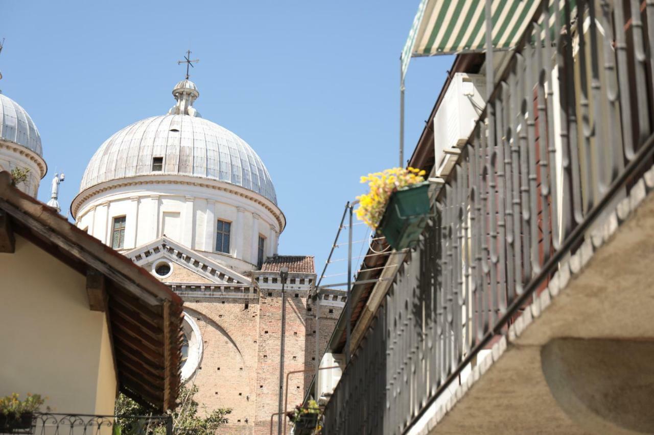 Om Plus Santa Giustina Padua Exterior foto